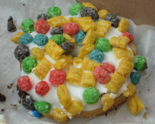 Cap’n Crunch Donut (Submitted by Inklesspen via voodoodoughnut)