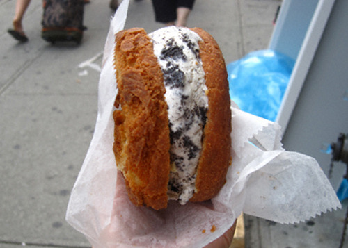 Donut Ice Cream Sandwich (via newyorkshitty)